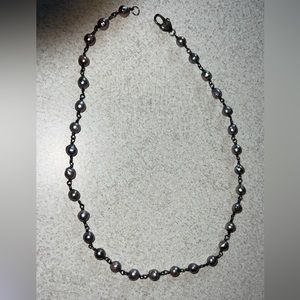 Grey pearl necklace with silver wire
